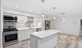 7525 SPRING LAKE Dr #C2, Bethesda, MD 20817