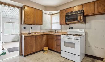 42177 N Lake Ave, Antioch, IL 60002