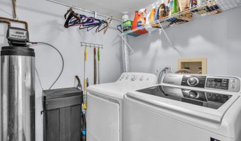 1911 Ozark Pkwy, Algonquin, IL 60102