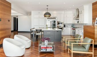 511 Ocean Ave, Newport, RI 02840