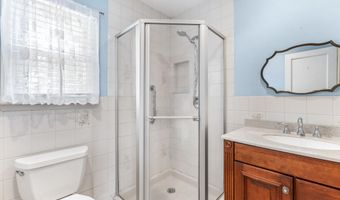 149 9th St, Belford, NJ 07718