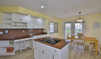 6107 MARBELLA Blvd, Apollo Beach, FL 33572
