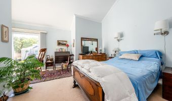 17 Ships Way, Bourne, MA 02532