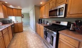 14 Grandview Dr, Berlin, NH 03570