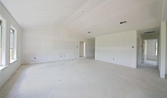 105 LLOYD HENDERSON Rd, Beebe, AR 72012