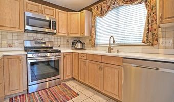 445 Captain Eames Cir 445, Ashland, MA 01721