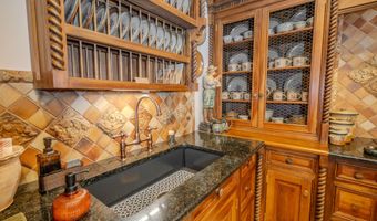 48 Old Searsport Ave, Belfast, ME 04915