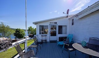 81 Shoreline Dr, Barnet, VT 05821