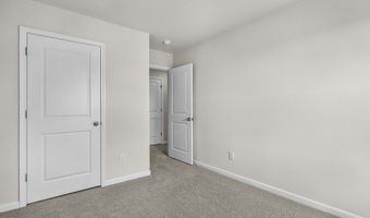 211 Maddox Dr, Aberdeen, NC 28315