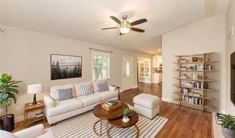 250 Sunset Dr, Ballwin, MO 63011