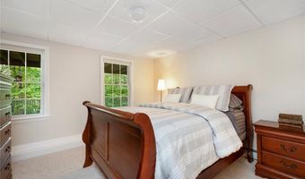 4 Morning Star Ct, Lincoln, RI 02865
