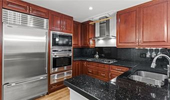 341 Thames St 103, Bristol, RI 02809