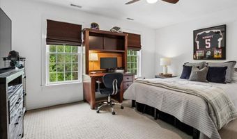 14 Aspen Ln, Bedford, NH 03110
