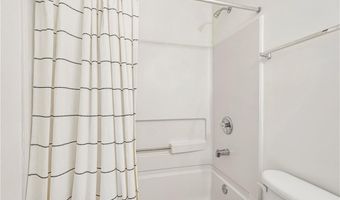 945 Prestwyck Ct, Alpharetta, GA 30004
