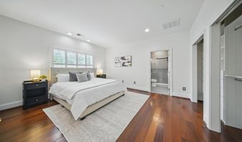 43582 OLD KINDERHOOK Dr, Ashburn, VA 20147