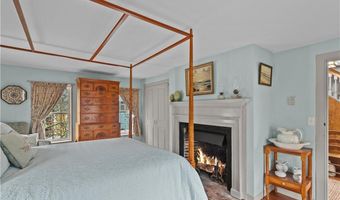 11 Cross St, Newport, RI 02840