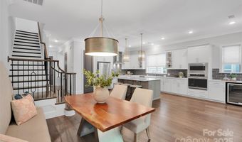 5052 Lesleewood Ct, Charlotte, NC 28226
