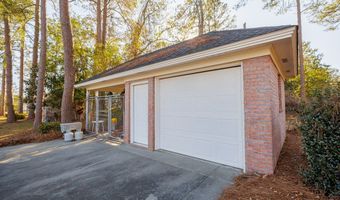 708 Town And Country Dr, Adel, GA 31620