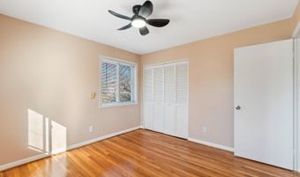 7852 OREANA Dr, Annandale, VA 22003