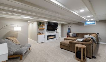 413 NE 7th St, Ankeny, IA 50021