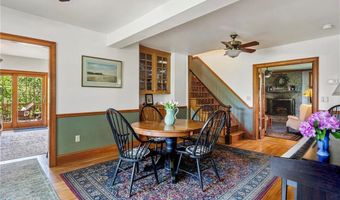 201 Paradise Ave, Middletown, RI 02842