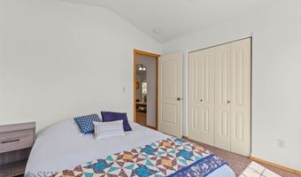 87 Clinton Ln, Belgrade, MT 59714