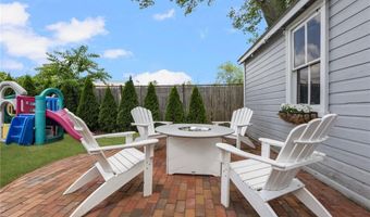 157 Arnold Ave, Cranston, RI 02905