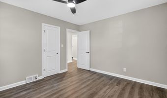 305 W 4TH Ave, Barrington, NJ 08007