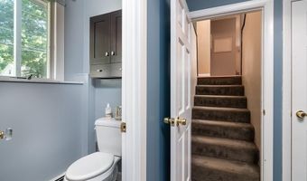 26 High St, North Kingstown, RI 02852