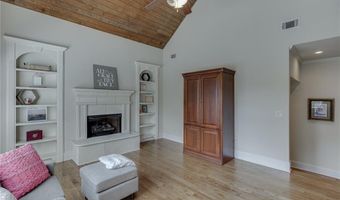 1373 Mountain Lake Dr, Auburn, GA 30011