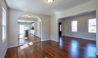 6 Levitt Ave, Bergenfield, NJ 07621