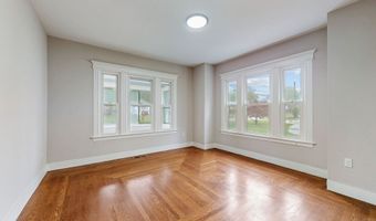 49 Gilbert Ave, Bloomfield, CT 06002