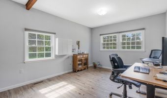65 Somerset Ter, Bedminster, NJ 07921