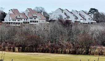 15 Hammersmith Rd #14, Newport, RI 02840