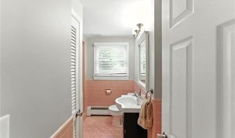10 Mark Dr, Cranston, RI 02920