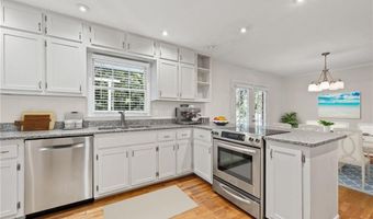 4470 LAKE IVANHOE Dr, Tucker, GA 30084