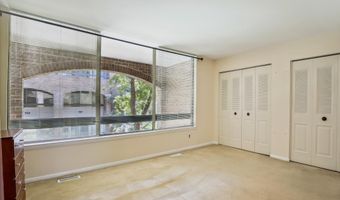 650- A 15TH St S 1, Arlington, VA 22202