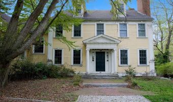 197 Rumstick Rd, Barrington, RI 02806