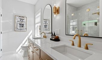 112 Farmington Cir, Agawam, MA 01030