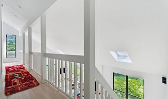 67 Scrimshaw Ln, Amagansett, NY 11930