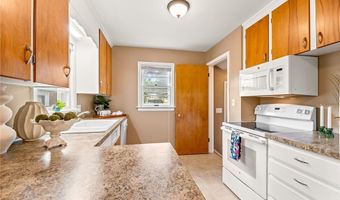 2330 Parkway Blvd, Alliance, OH 44601