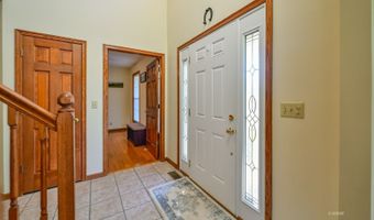 5 Warwick Ln, Athens, OH 45701