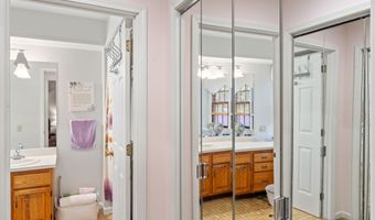 156 Heatherwood Dr 156, Brookfield, CT 06804