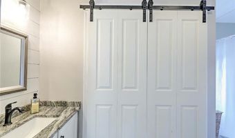 17 Mosher Dr, Barrington, RI 02806
