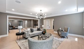 7805 CAYUGA Ave, Bethesda, MD 20817