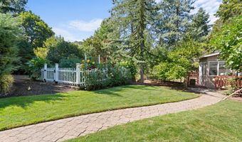 7225 SW JUNIPER Ter, Beaverton, OR 97008