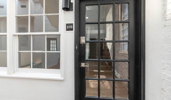 207 S PATRICK St 210, Alexandria, VA 22314