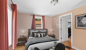 126 Chester Rd, Raymond, NH 03077