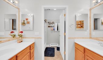 928 Seaman Ave, Beachwood, NJ 08722