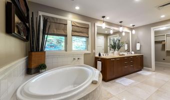 24 Hoolei Cir T-1, Kihei, HI 96753